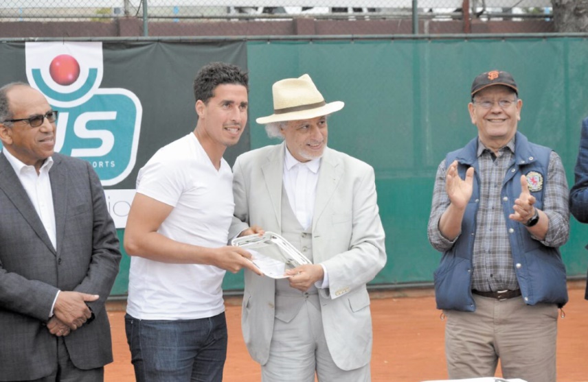 • Mehdi Ziadi vainqueur de la 16ème  édition du Medavenir en compagnie du président d’honneur du COC  My Driss Alaoui M’daghri et du président du club Mohamed Mahboub