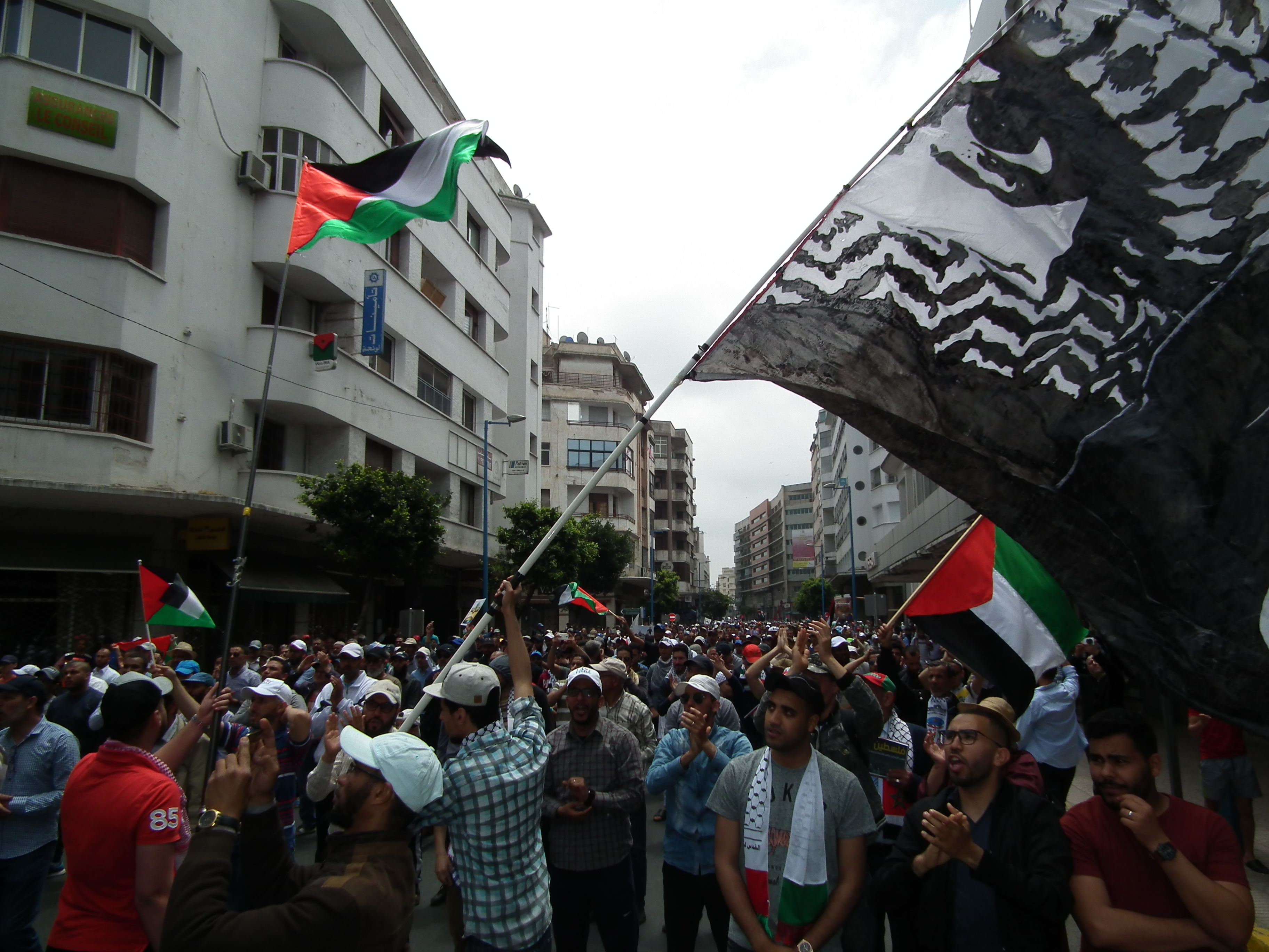 Le peuple marocain dit non aux exactions israéliennes et à la compromission américaine 