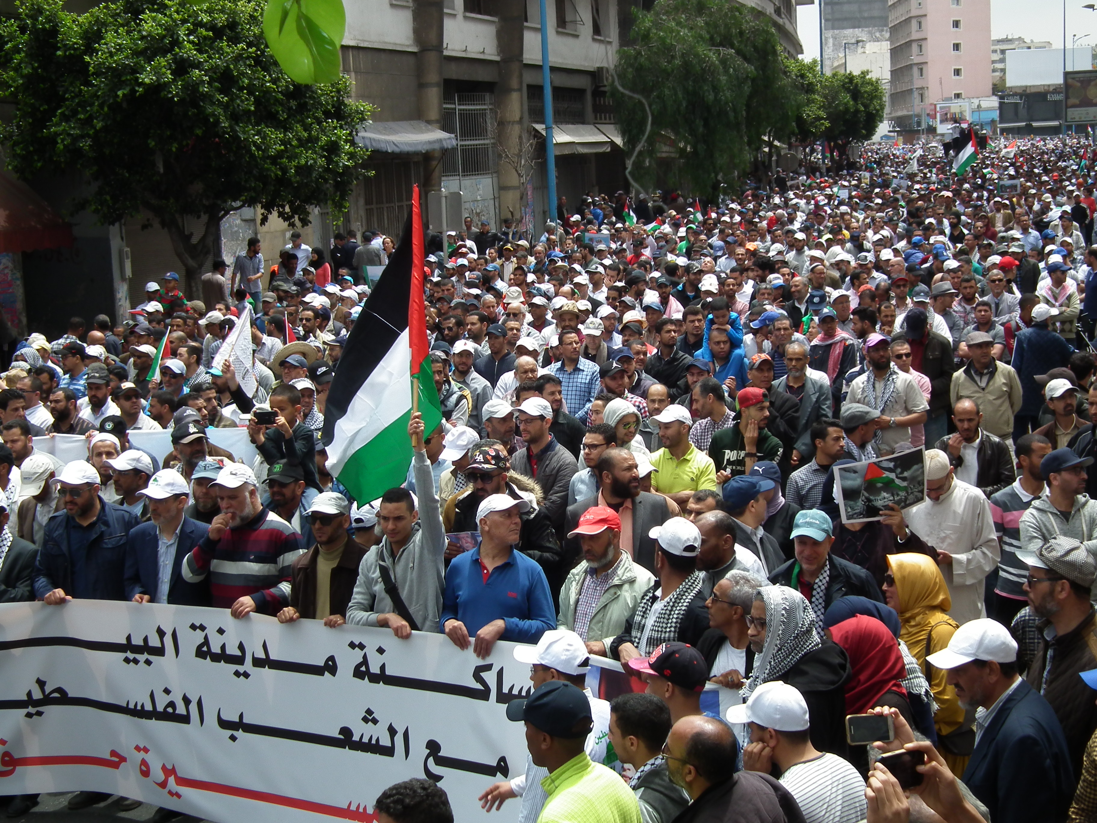 Le peuple marocain dit non aux exactions israéliennes et à la compromission américaine 