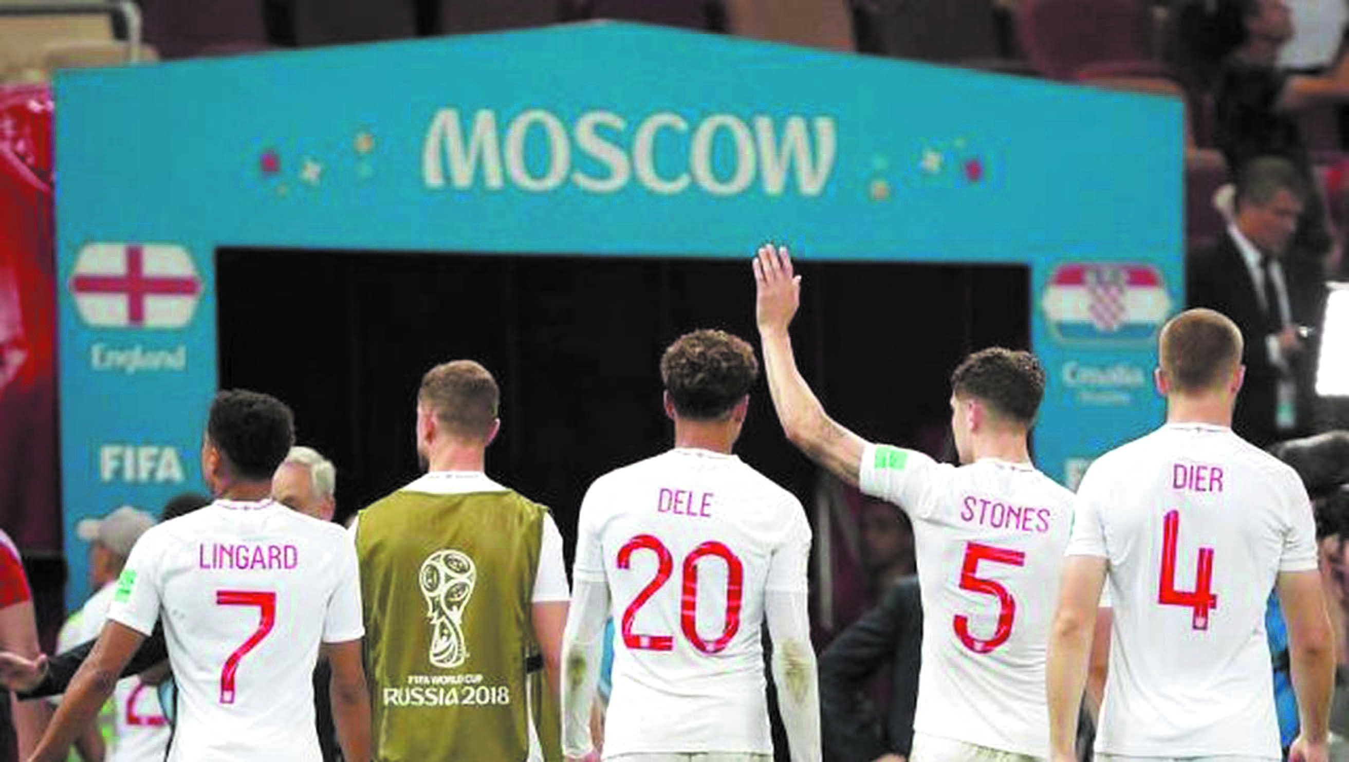 Entre tristesse et fierté, les supporters anglais saluent leur équipe