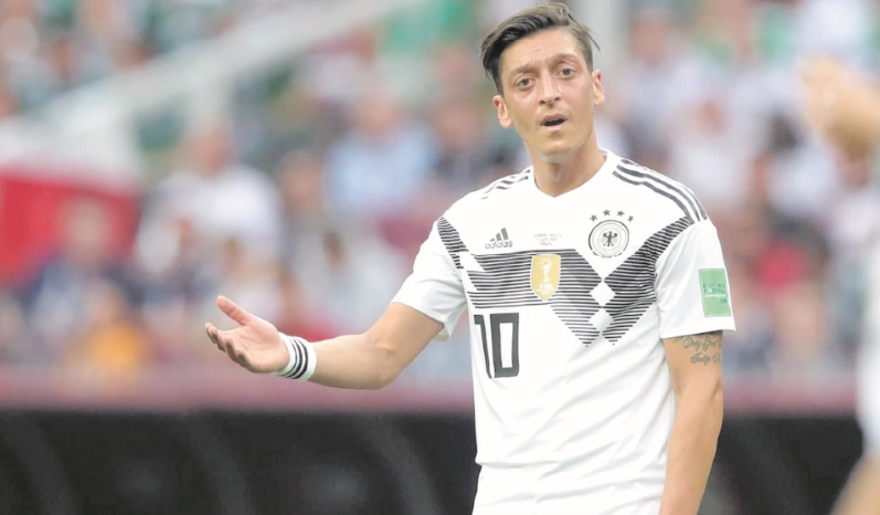 Scandale Özil : Le patron de la Fédération allemande de foot admet une erreur