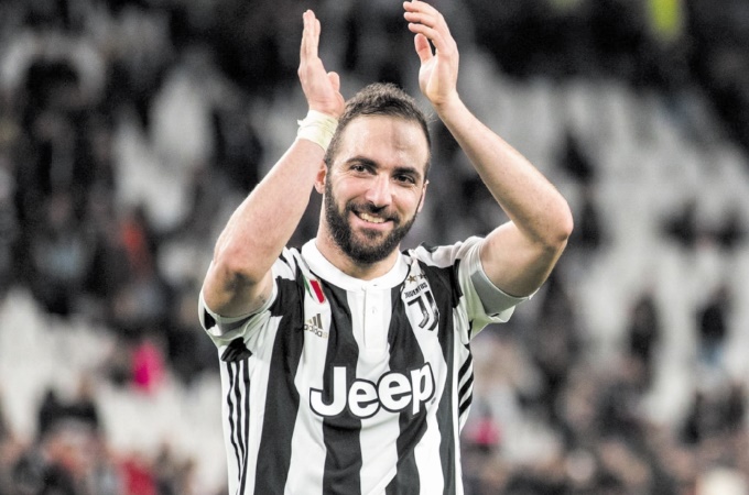 Gonzalo Higuain à l'AC Milan ça brûle