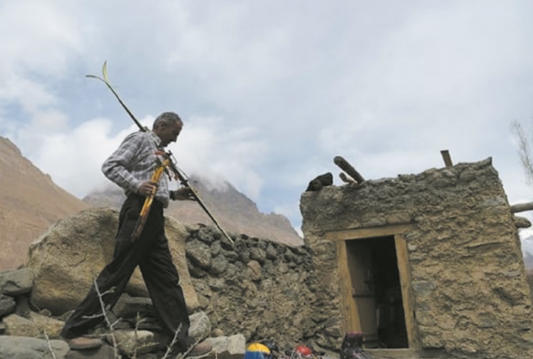 Sur les pentes glacées du K2, le blues des porteurs pakistanais