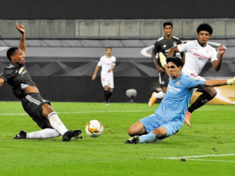 ​Yassine Bono étincelant contre  Manchester United en Ligue Europa