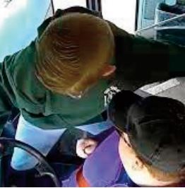 Un collégien américain sauve un bus scolaire après un malaise de la conductrice