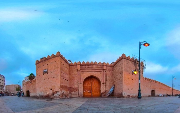 Place Bab Sidi Abdelouahab à Oujda: Un patrimoine historique et un célèbre espace de divertissement