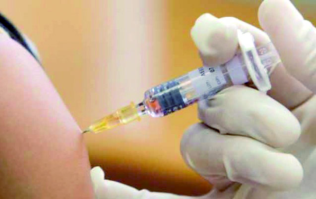 Les programmes de vaccination de plus en plus  confrontés aux hésitations de la population