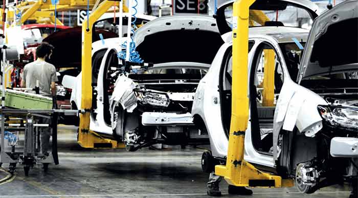 Automobile : 1er secteur exportateur en 2023