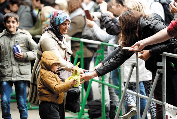 Bruxelles et Berlin font le forcing pour que l'Europe accueille en masse les réfugiés