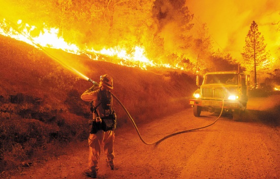 Etat d'urgence en Californie face à des feux monstres