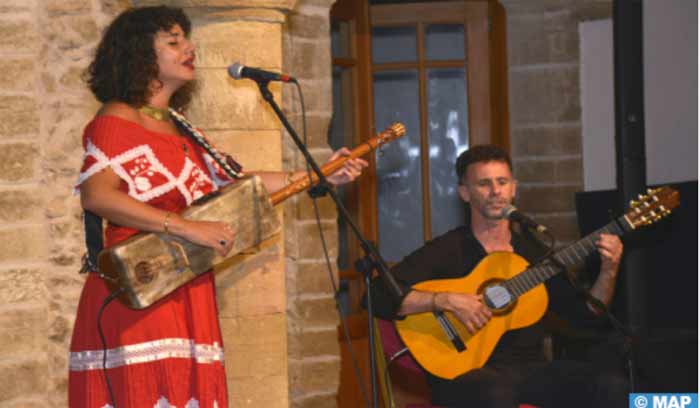 La chanteuse judéo-marocaine Lala Tamar fascine le public de la Cité des Alizés