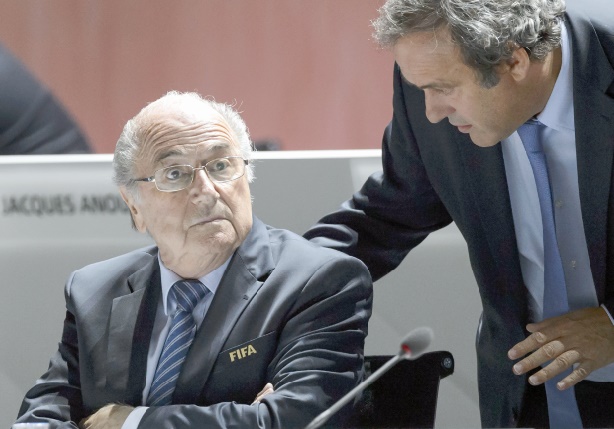 Platini et Blatter jouent en défense