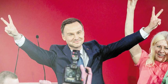 La victoire des populistes paraît certaine en Pologne. Sa portée reste inconnue