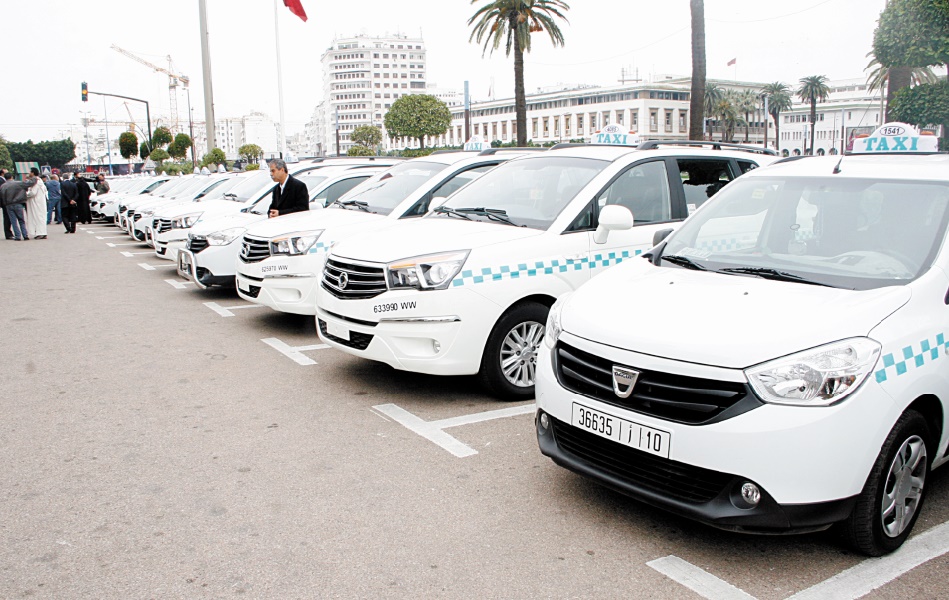 Les chauffeurs des grands taxis casablancais tiennent à leurs vieux tacots