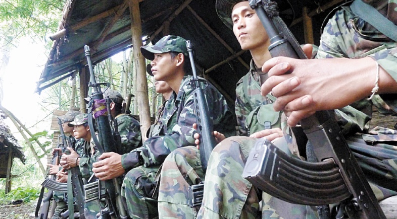 Combats meurtriers entre armée et rebelles en Birmanie