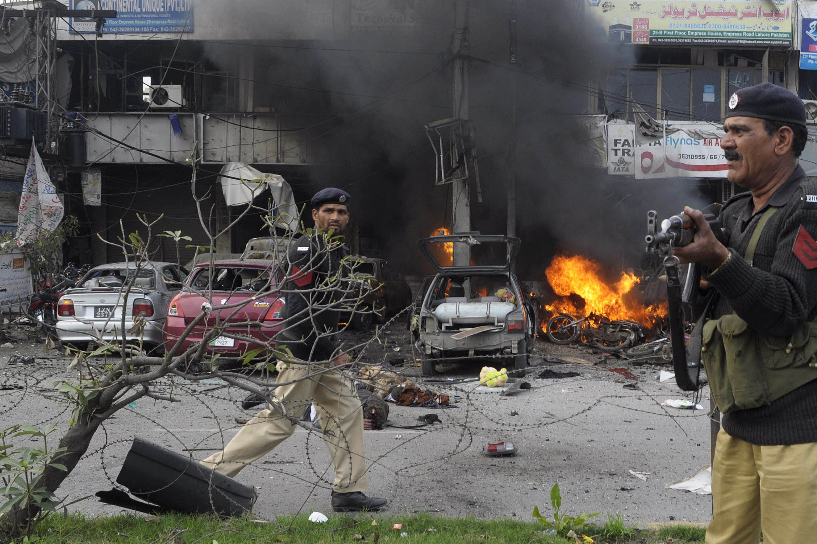 Au moins douze morts dans un attentat au   Pakistan