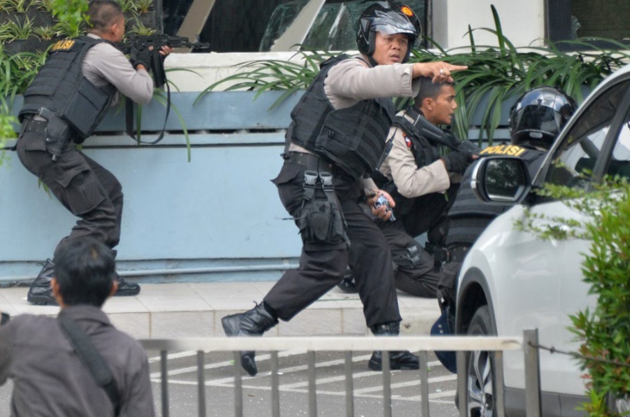 Attaques "terroristes" dans le centre de Djakarta