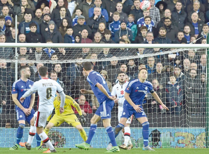 La Premier League claque des dents et de l'argent