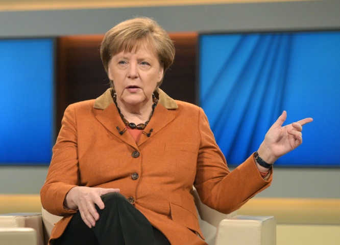 Pour Merkel, l’UE ne peut pas laisser la Grèce “plonger dans le chaos”