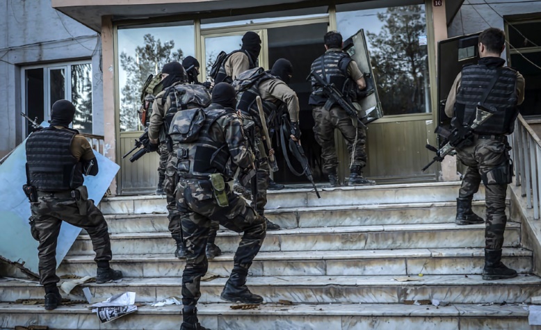 Vingt interpellations à Istanbul lors d'une opération anti-PKK