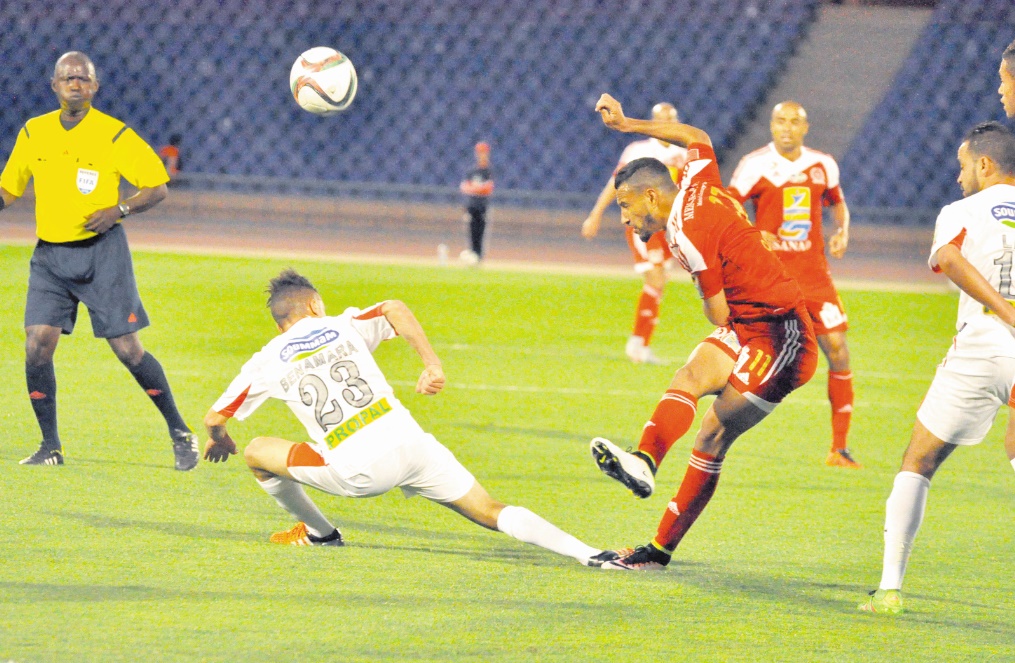 Après le Mouloudia d’Oran, place à un autre derby maghrébin pour le KACM.                      Ph. Ramzi