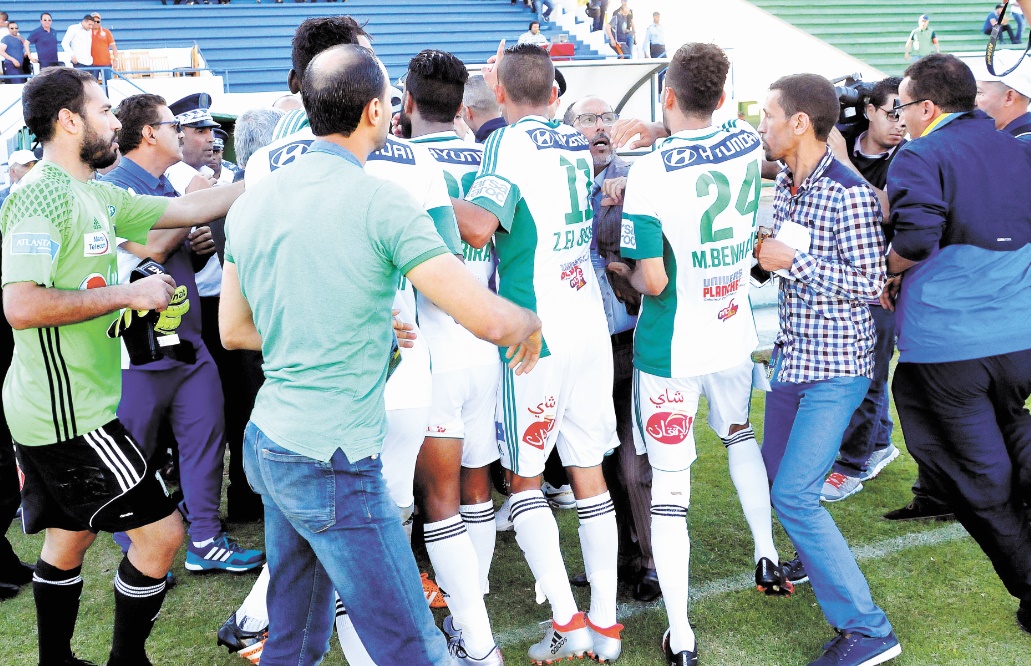 Le foot marocain fout le camp : La preuve par la fédé, le Raja, Taoussi, l’arbitrage …