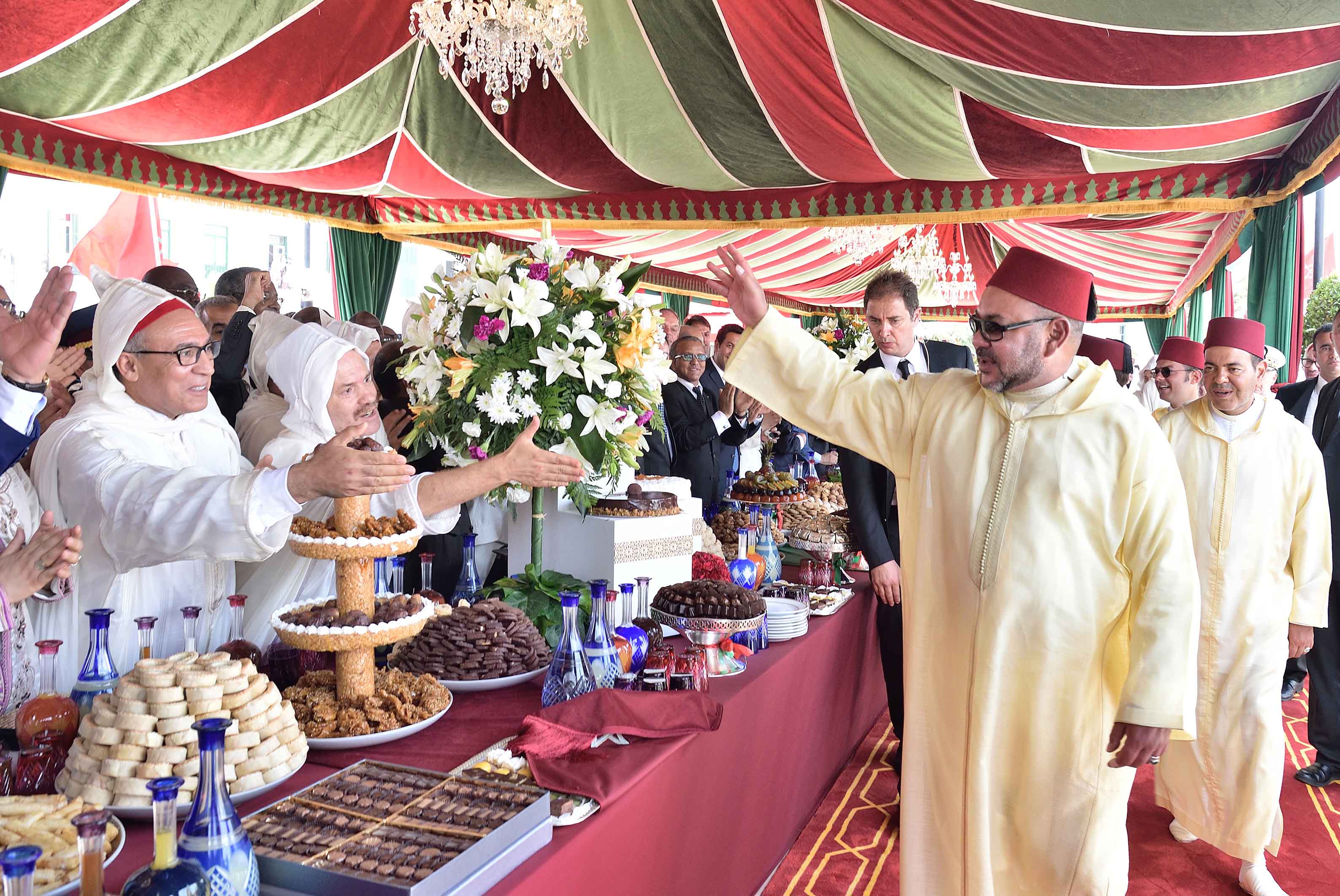 S.M Mohammed VI dans le discours du Trône Je suis le Roi de toutes les formations  politiques, sans discrimination ou exclusion