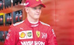 Mick Schumacher dans les roues de son père