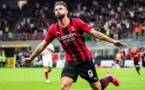 Calcio: Milan prend les commandes