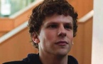 Pour l'acteur qui l'a incarné dans "The Social Network", Zuckerberg est un "obsédé du pouvoir"