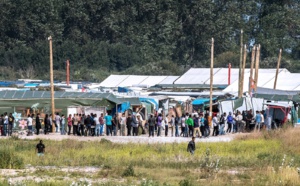 Derniers préparatifs dans la Jungle de Calais, à la veille de l'évacuation des migrants