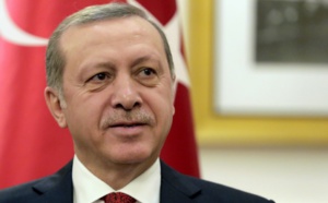 Erdogan rejette les critiques sur le référendum : Nouvelle prolongation de trois mois de l'état d'urgence en Turquie