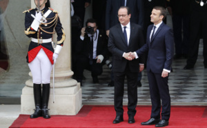 Le nouveau président Emmanuel Macron entre à l'Elysée