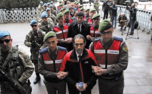 Mandats d'arrêt contre 139 employés d'Ankara et de ministères turcs