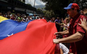 Participation massive à la consultation anti-Maduro