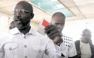 La légende du foot George Weah remporte largement la présidentielle au Liberia