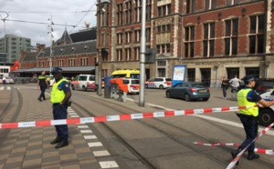 Deux blessés dans une attaque terroriste  au couteau à Amsterdam