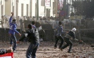 Gouvernement et manifestants échangent des accusations : La place Tahrir à feu et à sang