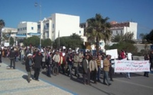 FDT, UMT, UNTM et UGTM protestent : Marche contre les lobbys de l'immobilier à Essaouira