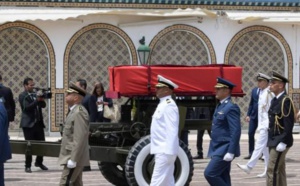 Les Tunisiens rendent un dernier hommage à leur président