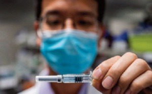 En Chine, un possible vaccin se fabrique déjà à grande échelle