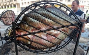 La table irakienne renoue avec sa vieille maîtresse, la carpe grillée