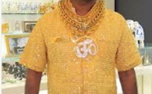 Insolite : Un homme d'affaires indien s'offre une chemise en or