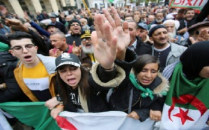 Les étudiants algériens de nouveau dans la rue pour réclamer le départ du régime