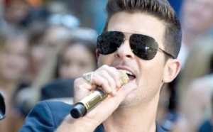 Le chanteur Robin Thicke défend le copyright de son tube “Blurred Lines”