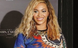 People : Beyoncé se fait tirer hors de la scène par un fan !