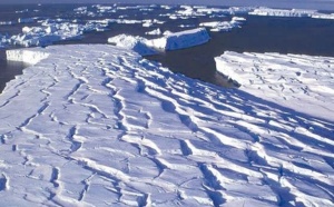 Des sillons  découverts sous la calotte polaire de l’Antarctique