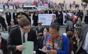 La France s’indigne face aux propos racistes contre Taubira