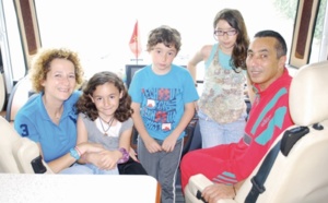 A bord d’un camping-car, une famille marocaine poursuit son tour du monde