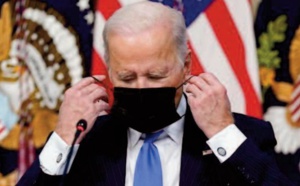 Quand l'Europe serre la vis, Biden refuse de paniquer face à Omicron